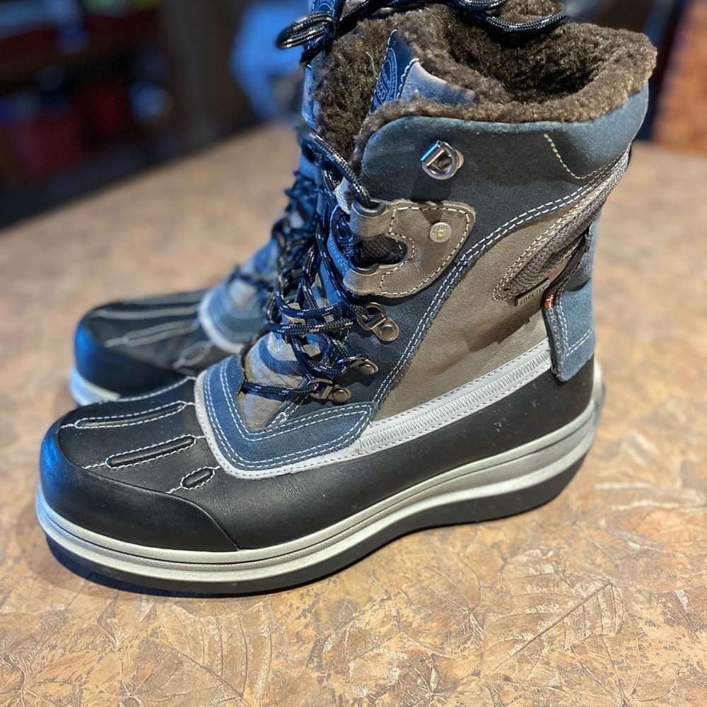 Ecco Winter Boots (UK size 41)